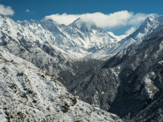 Scenic Highlights of Everest's Remote Trails