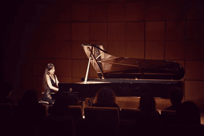 Sunny Yun Li Records on Steinway's Exclusive Spiro System at Steinway Hall, New York