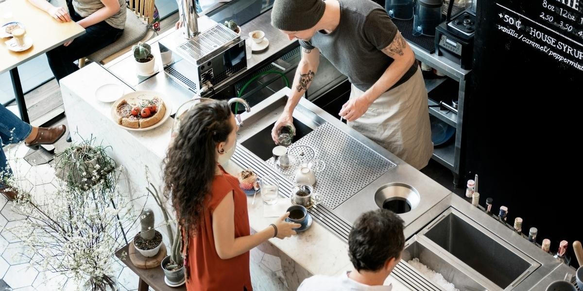 'Micro-Socializing' & 'Café Working': New Trends Reshaping Urban Life in NYC