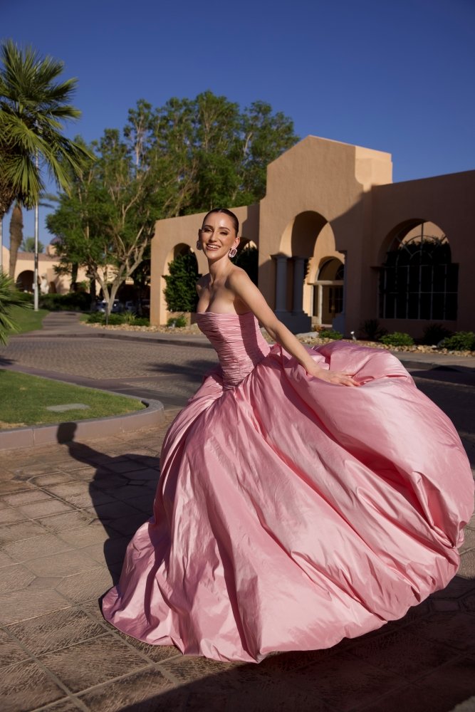 Iuliia Bazhan Represents New York at the Ms. Globe USA Finals 2025 in California