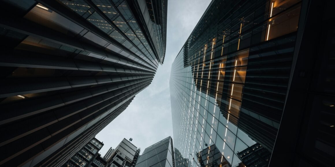 Lloyd Blankfein’s Memoir Key Warnings on Private Credit and 2008 Crisis